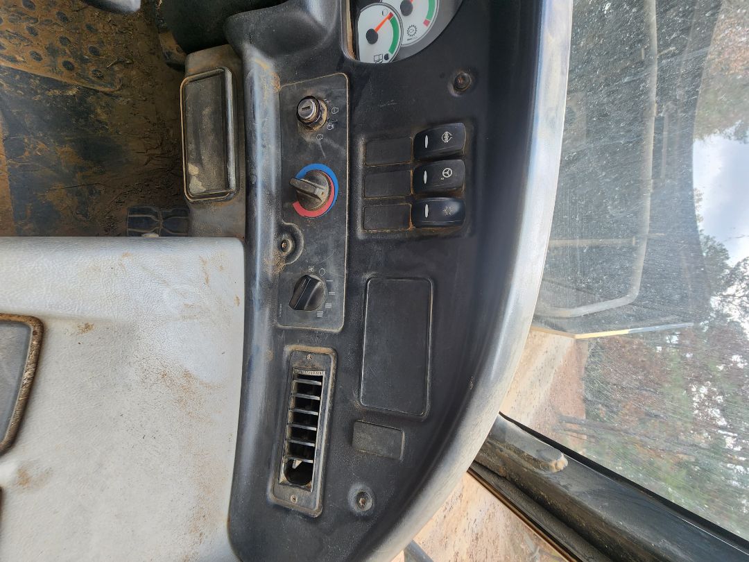 2012 CATERPILLAR 725 - Image 25